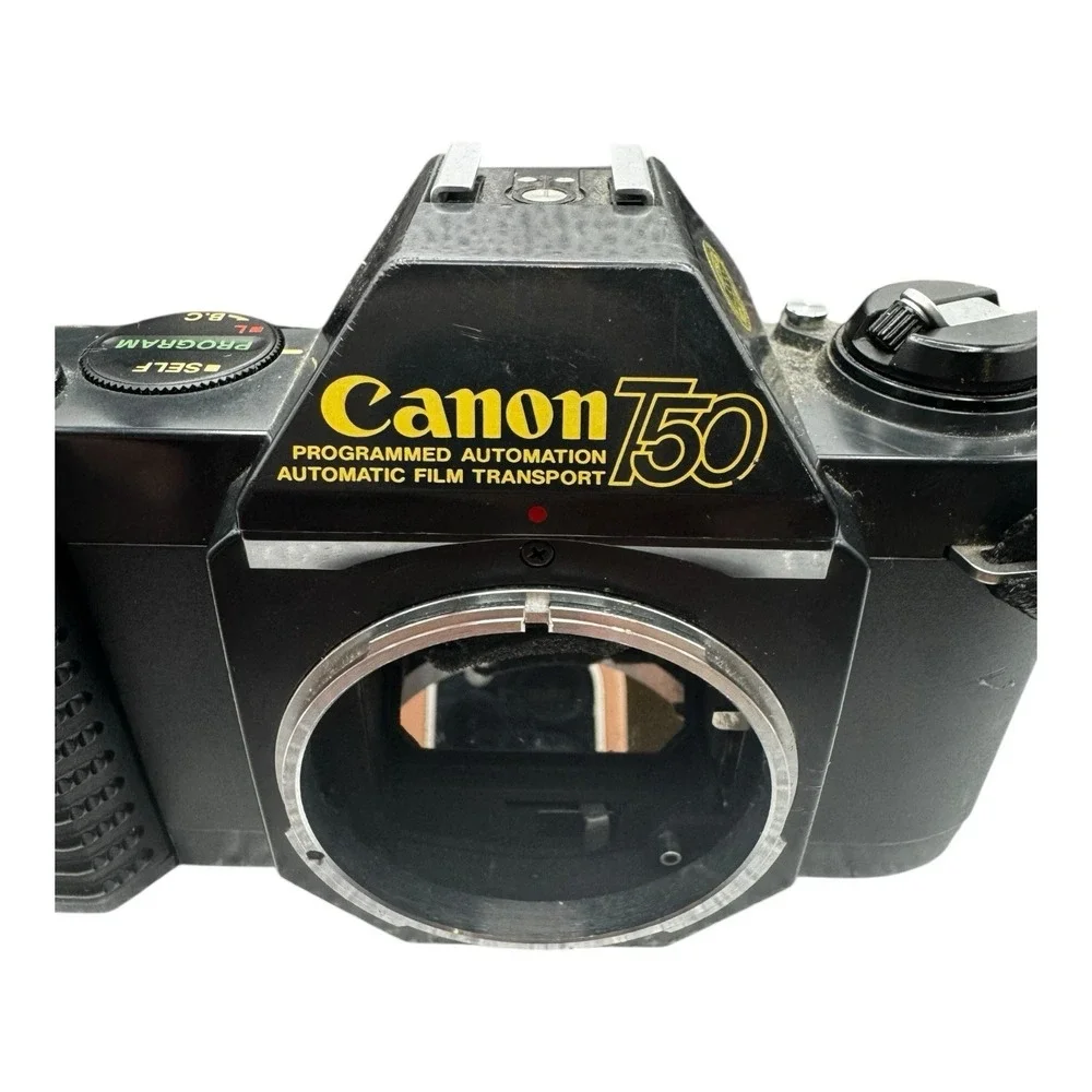 Canon T-70 35mm Camera Body *UNTESTED - FOR PARTS - FLAWS* Made in‎ Japan